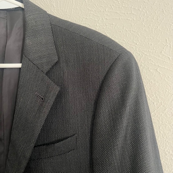 Armani Collezioni Herringbone Grey/Black Two Button Men’s Jacket - Picture 6 of 11